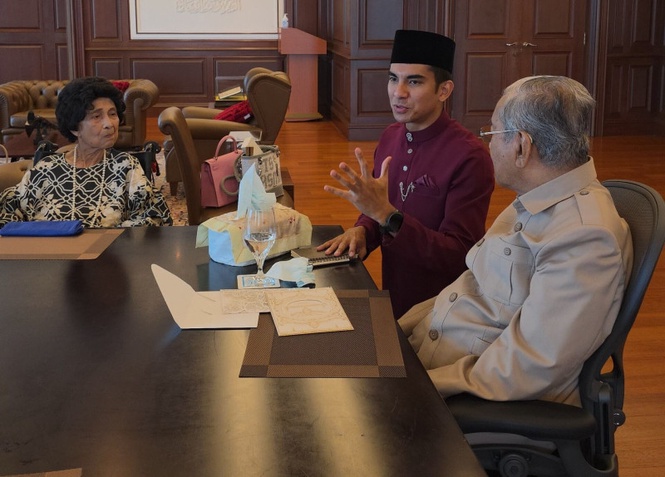 Syed Saddiq turns to Tun M, Siti Hasmah for marriage advice