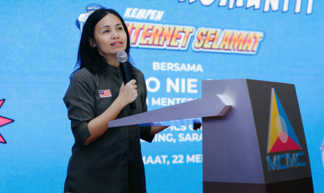 Teo demands transparency after Facebook restriction imposed on news portal