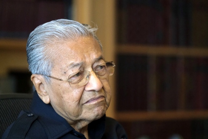 Court to determine next step in Dr Mahathir's RM150 million defamation suit after medical update