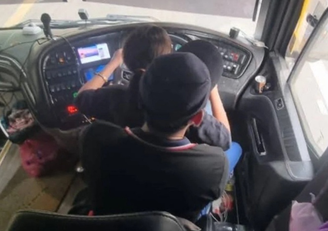 Driving bus with woman on his lap: RTD probes incident
