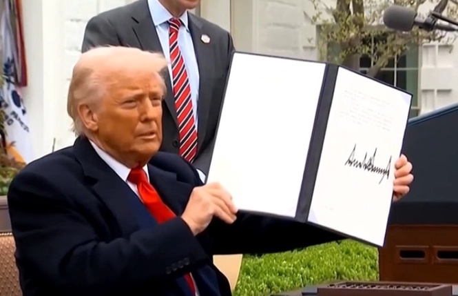 US Appeals Court hands Trump major victory by keeping global tariff in force