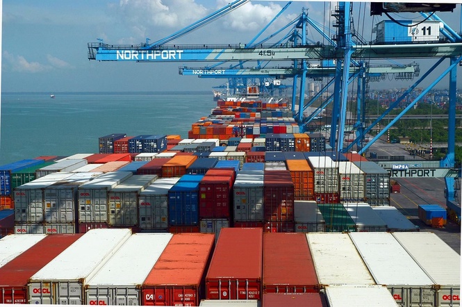 Port Klang container volume up 5.2 pct despite West Asia crisis