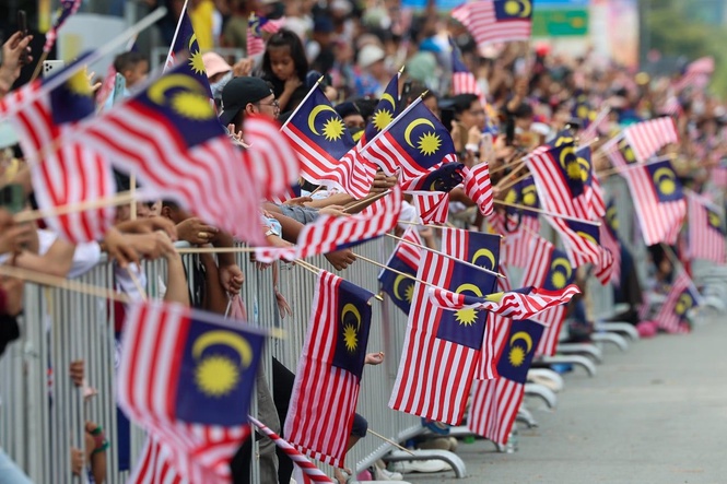 Malaysia climbs global trust ranking despite widening social gaps