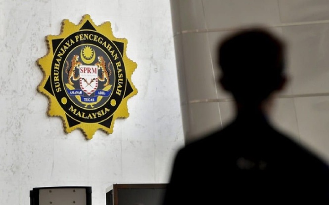 Ex Rafizi aide James Chai arrives at MACC to assist probe