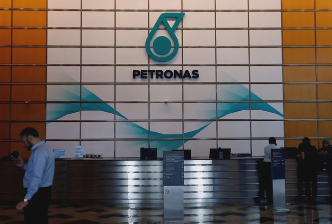 ‘Govt, Petronas not selling fuel to other countries’