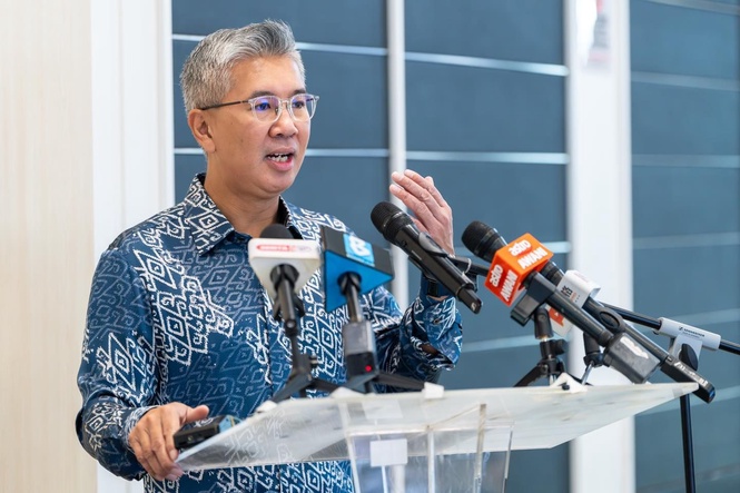 Insentif pelaburan bantu bina ekosistem industri, bukan sekadar tarik syarikat - Tengku Zafrul