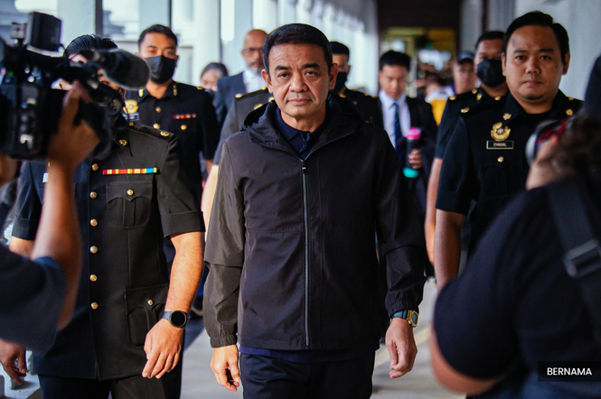 Trial of former Army chief, wife to see 25 witnesses testify