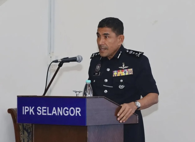 Enam nelayan asing terjun sungai, berendam hampir sejam elak ditahan
