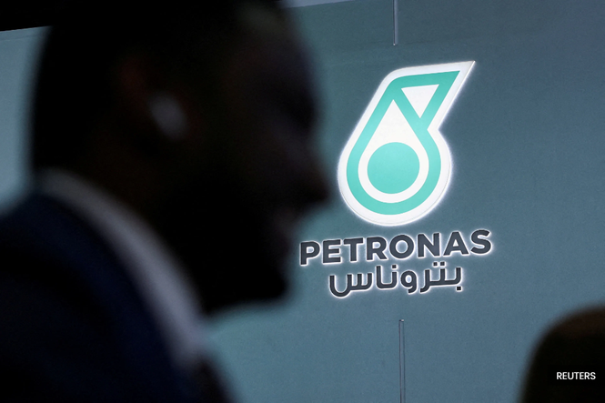 Petronas to negotiate oil purchase with Russia, says Anwar