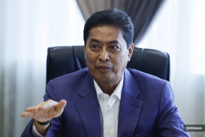 Azam Baki to give full cooperation to police over alleged criminal intimidation