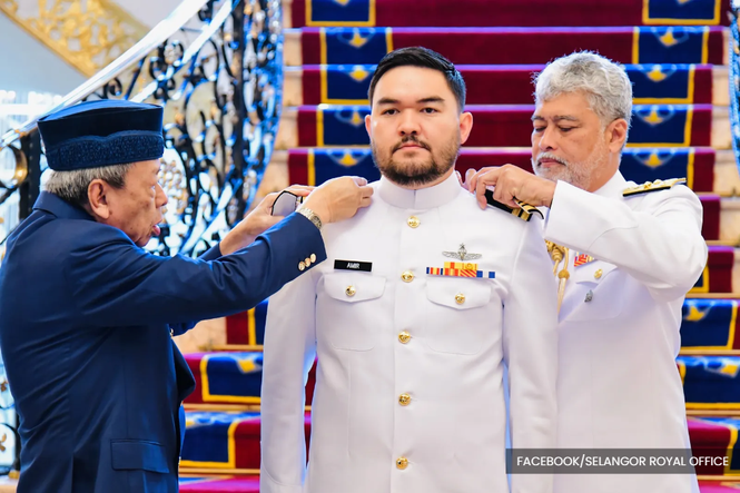Tengku Amir Shah commissioned as Navy lieutenant commander