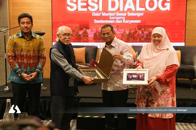 Permukiman sasterawan perkasa dunia kesusasteraan negara