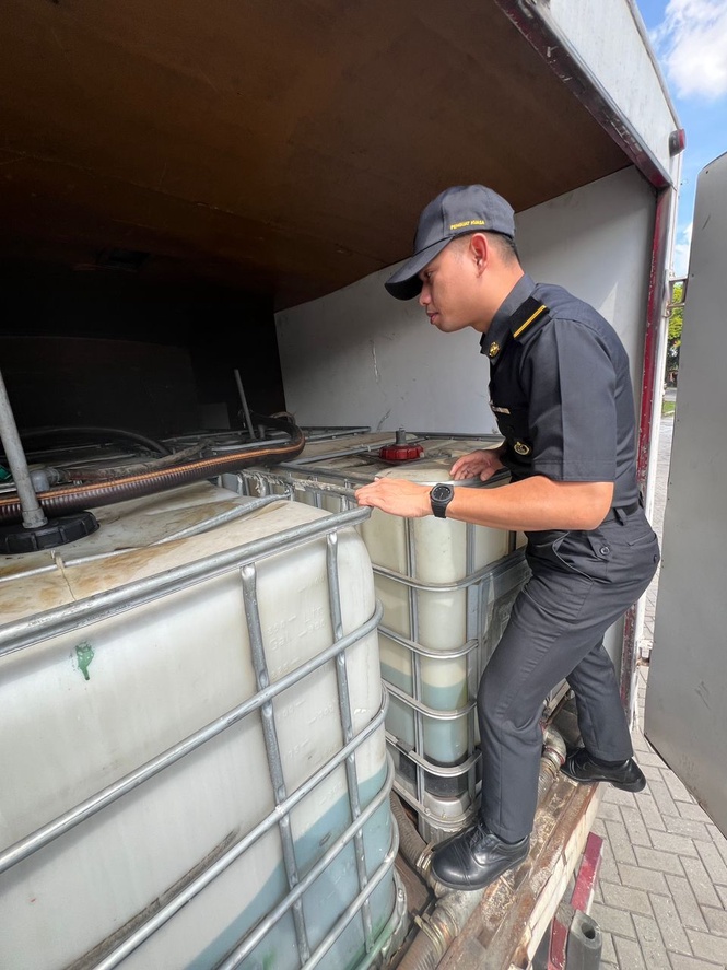 Diesel subsidi diseleweng guna ‘fleet card’, dua individu ditahan