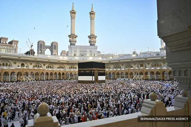 Saudi Arabia denies suicide bomber reports at Grand Mosque in Mecca