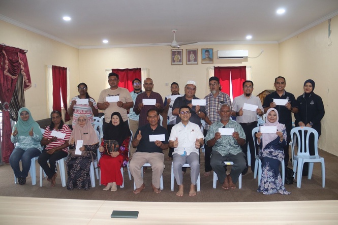 DUN Tanjong Sepat salur bantuan kepada persatuan, sekolah dan individu