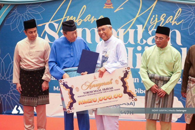Abdul Aziz dipilih Tokoh Maal Hijrah Selangor, antara pelopor pemakaian tudung dalam PDRM