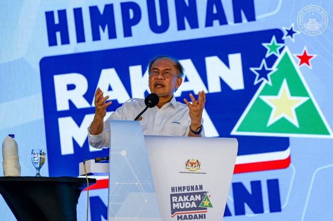 Anwar bertegas tolak cadangan naik harga minyak