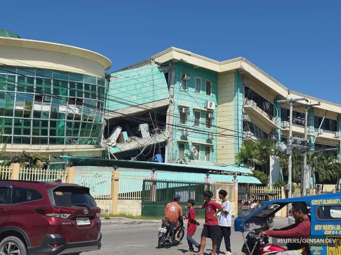 Fifteen left dead, over 130 injured after 7.8-magnitude quake in Philippines