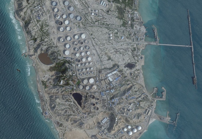 US authorises Iranian oil sales amid talks on final peace deal