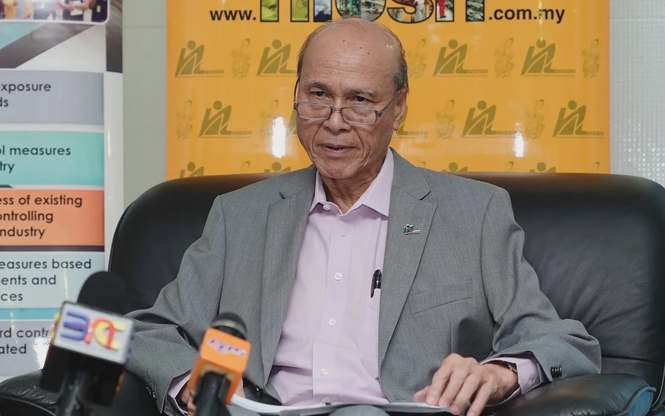 Lee calls for law to protect rights of elderly