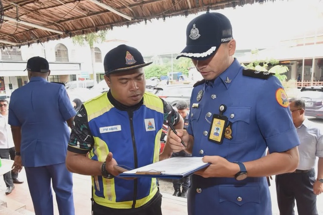 MBPJ kompaun premis tanpa lesen, 58 warga asing ditahan dalam operasi bersepadu