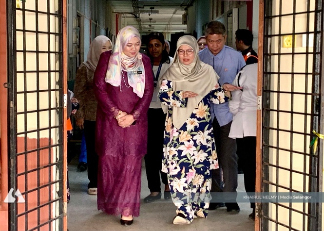 EXCO mahu sekolah perketat kawalan elak senjata dibawa masuk