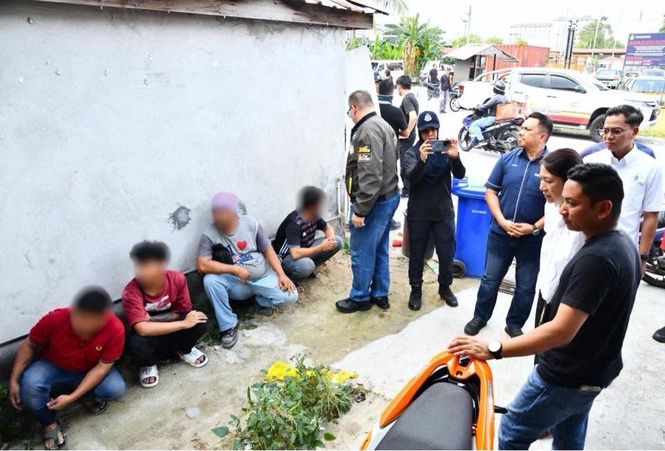 Authorities nab 20 undocumented migrants in Puchong ops