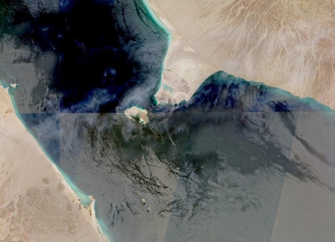 Houthis declare naval blockade on Saudi Arabia, threatening global oil supplies
