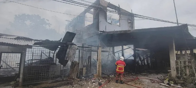 Bergaduh dengan keluarga, lelaki ditahan bakar rumah ibu