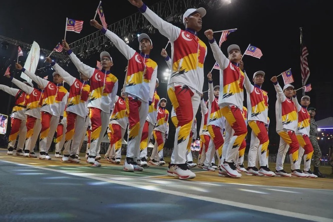 Lebih 20,000 banjiri Stadium Kajang, Sambutan Hari Kebangsaan Peringkat Selangor meriah