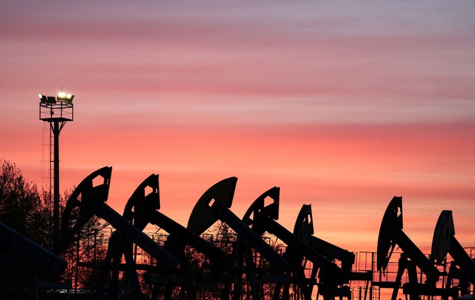 Oil steadies after two-day slump as investors eye Hormuz traffic