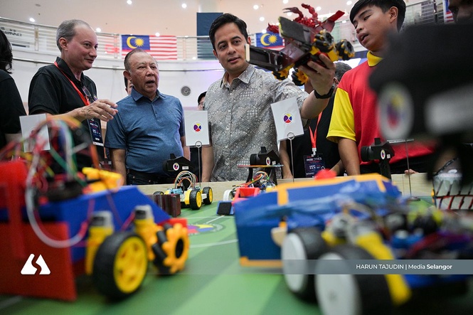 Robotics industry face AI challenges, innovation now a must — Exco