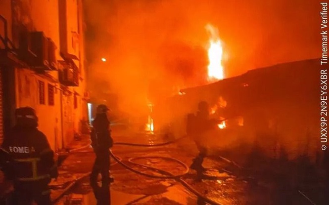 Gerai makan, stor musnah dalam kebakaran