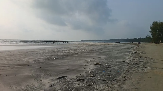 Empat remaja dikhuatiri lemas ketika mandi di Pantai Tanjung Lompat