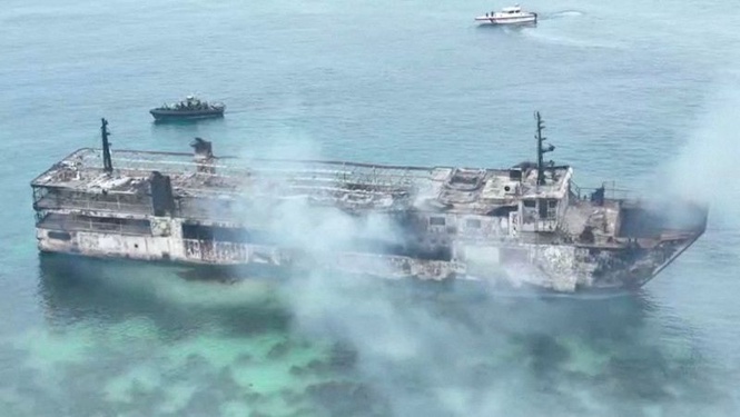 Rescuers hunt for 84 missing after Philippine ferry fire