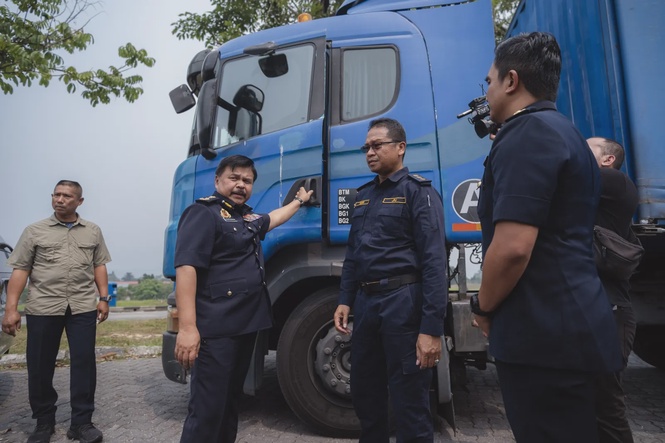 JPJ Selangor tahan warga India memandu tanpa lesen, keluar 33 saman