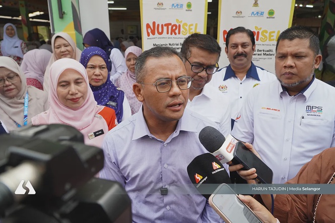 Selangor covers nearly half of tertiary education costs for 4,000 students