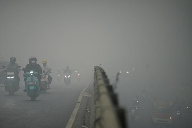 Prabowo ready to accept foreign aid to combat fires, minister says