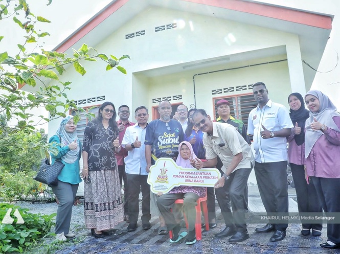 Rumah baharu beri sinar kehidupan warga emas di Kampung Baru Telok Gong