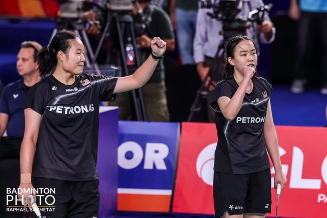 Zi Yu-Genevie cipta sejarah, juara beregu wanita Badminton Remaja Dunia