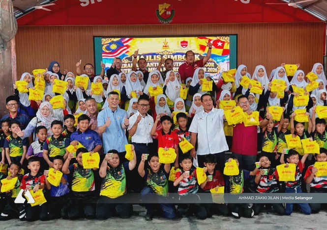 Murid seronok terima makanan percuma Mega NutriSel, harap diteruskan ...