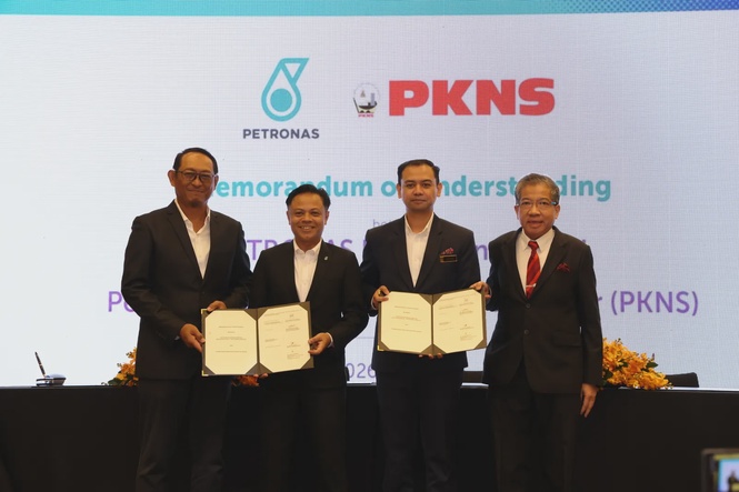 PKNS, PETRONAS Dagangan teroka kerjasama bangunkan stesen perkhidmatan