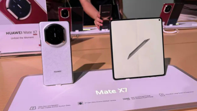 Image from: Huawei sold 57% of all book-type foldables in 2026 so far, as flip phone demand dips