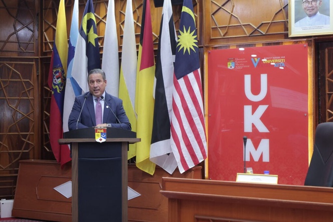 Image from: UKM and BlackBerry announces Cyber Pathways, new professional cybersecurity certification