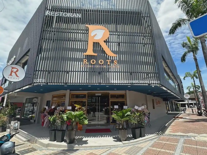 Roots Bangsar plant-based restaurant Kuala Lumpur vegan fusion