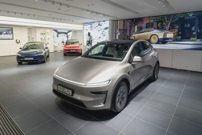 Tesla Malaysia's 7th Experience Center sits within Mid Valley KL 9