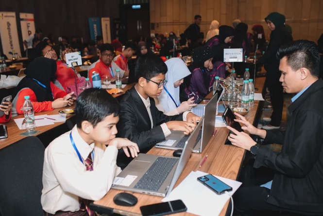 Johor Bahru vocational college team wins AI Muda@NADI Hackathon with a smart farming app 40
