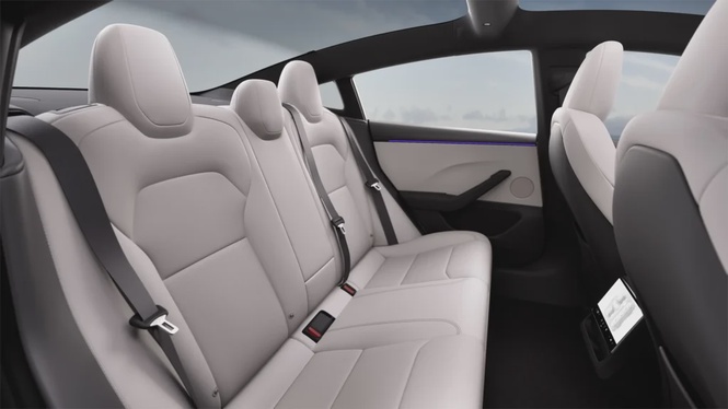 Tesla adds V2L Powershare to every new Model 3, Y and Y L, refreshes the Model 3, and opens Roadster reservations in Malaysia 1