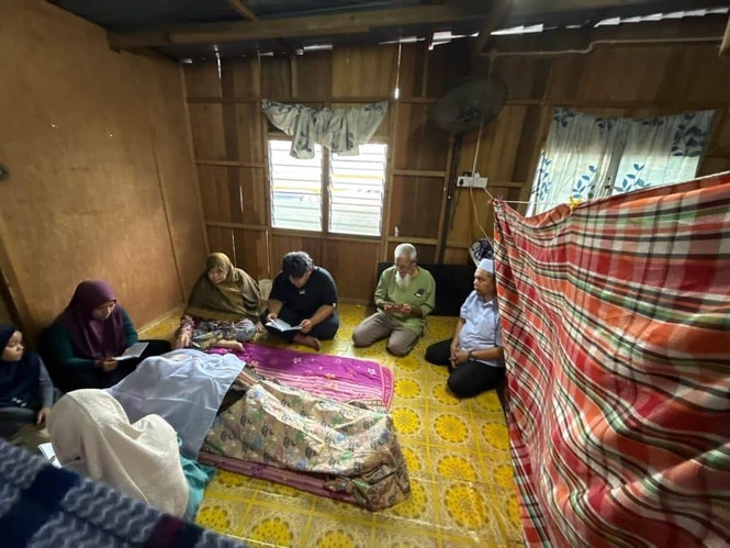 Image from: Pemilik Rumah Terapung Pokwe Meninggal Dunia Pada Usia 71 Tahun