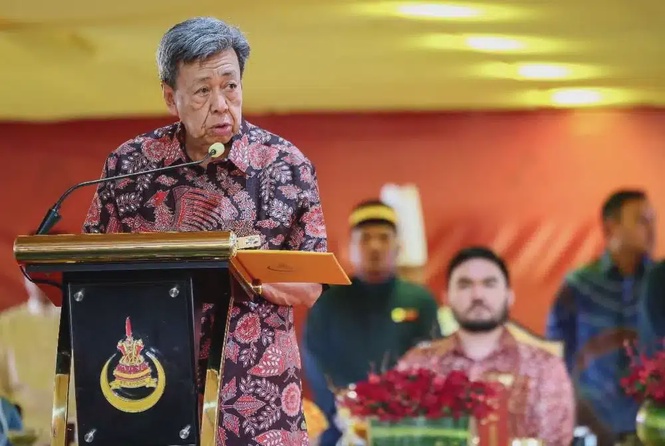 Image from: Sultan Selangor Dan RMS Luangkan Masa, Minum Teh Bersama Rakyat Dalam Jamuan Teh Diraja